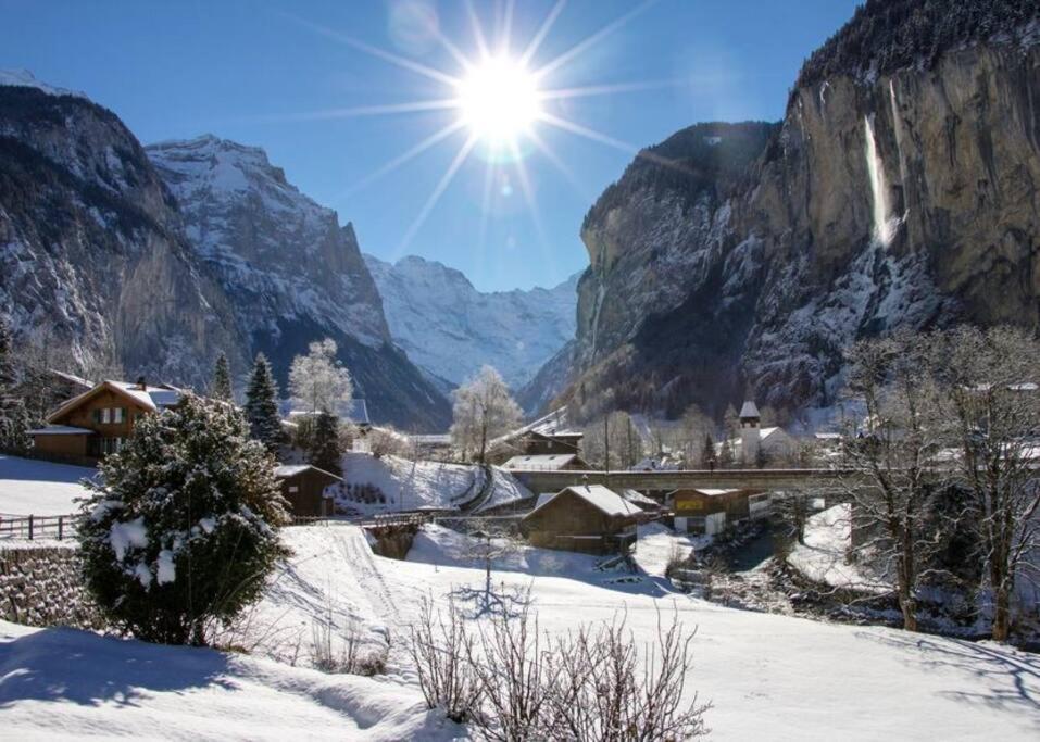 Chalet Maithili Lauterbrunnen -152-Year-Old Majestic Chalet المظهر الخارجي الصورة