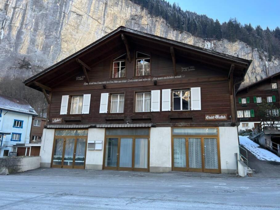 Chalet Maithili Lauterbrunnen -152-Year-Old Majestic Chalet المظهر الخارجي الصورة
