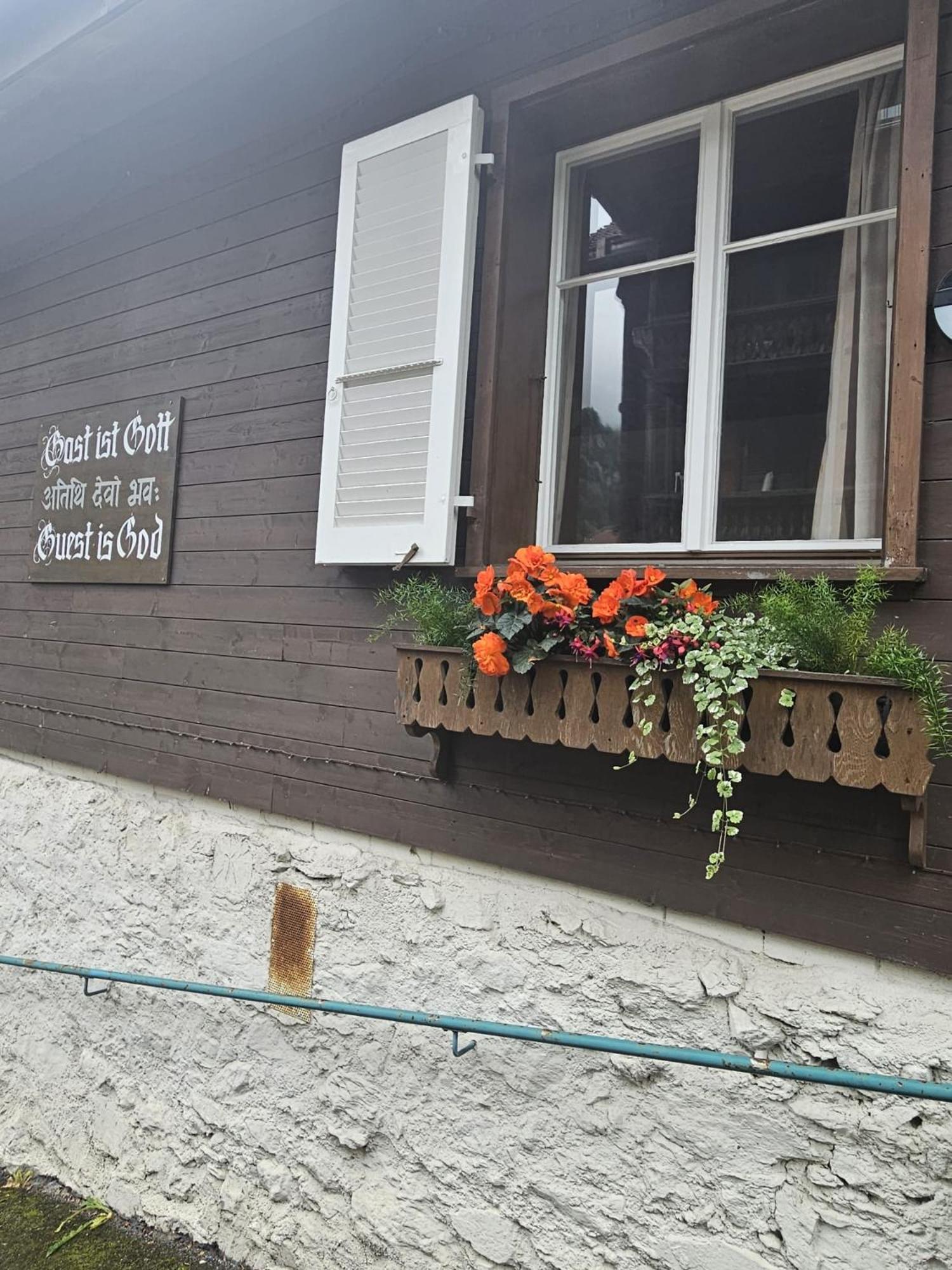 Chalet Maithili Lauterbrunnen -152-Year-Old Majestic Chalet المظهر الخارجي الصورة